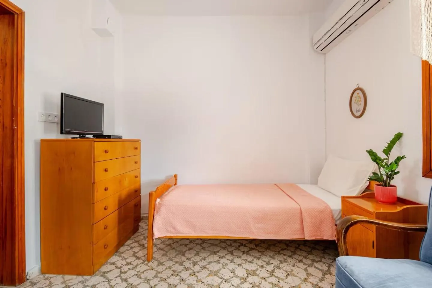 Peaceful Apartment 150 M From The Sea Kusadası Turcja