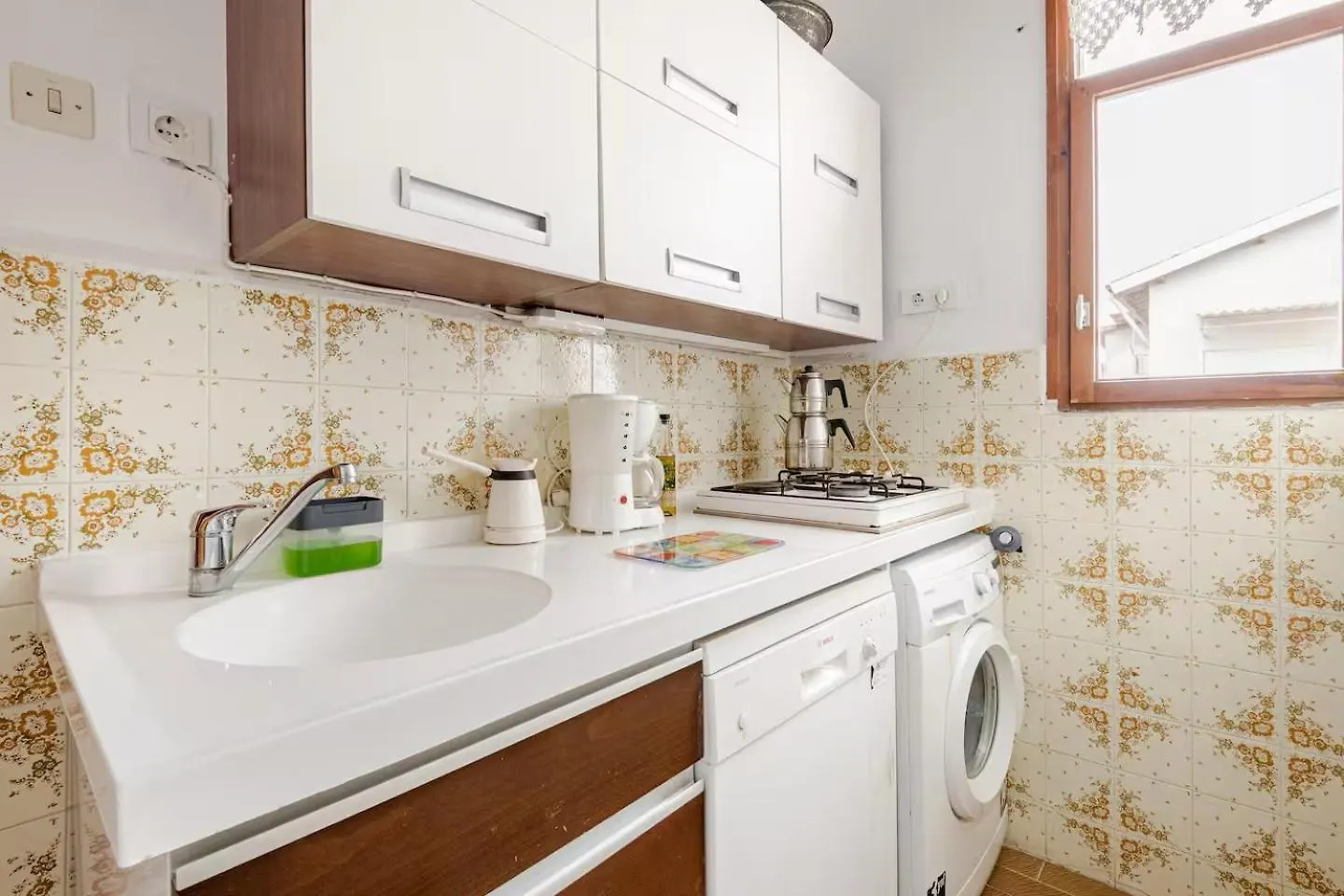 Peaceful Apartment 150 M From The Sea Kusadası