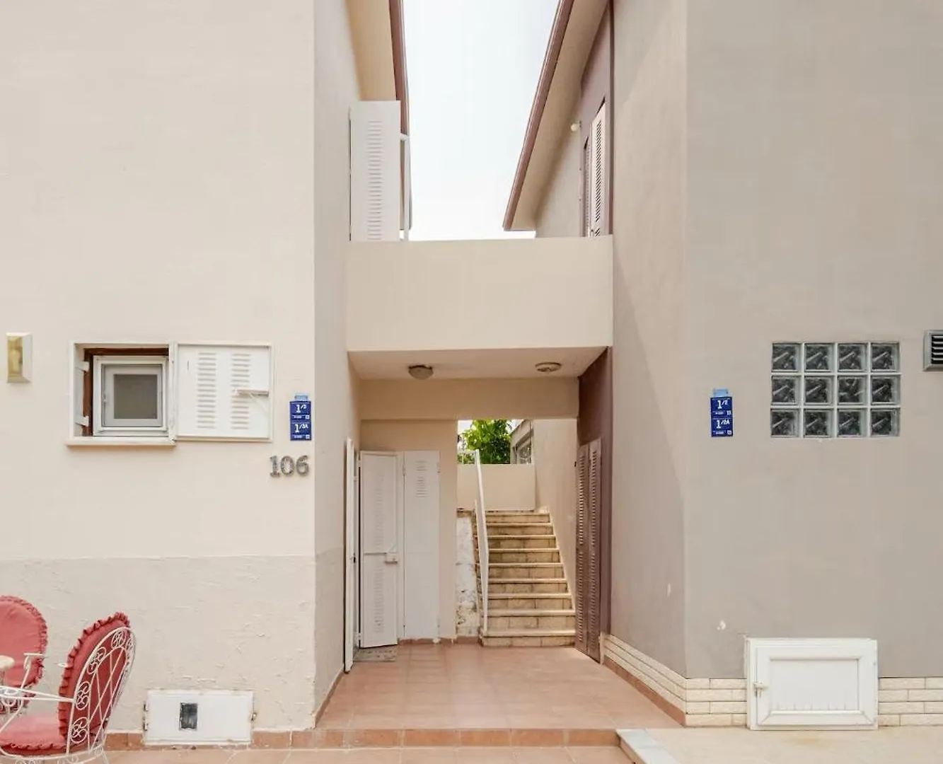 Peaceful Apartment 150 M From The Sea Kusadası Turcja