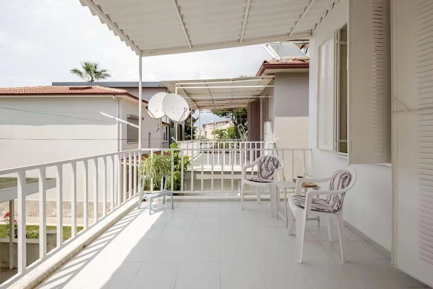 Peaceful Apartment 150 M From The Sea Kusadası Turcja
